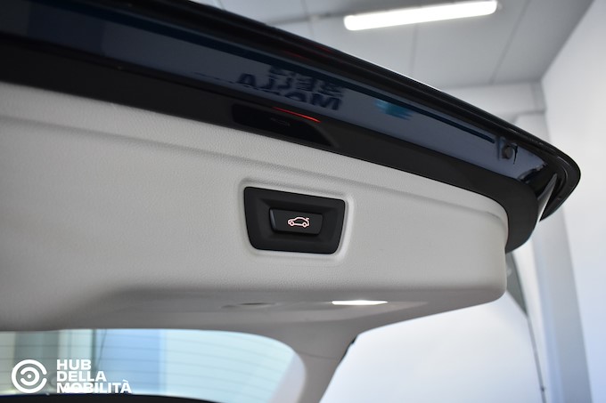 BMW 318d 48V Touring Business Advantage